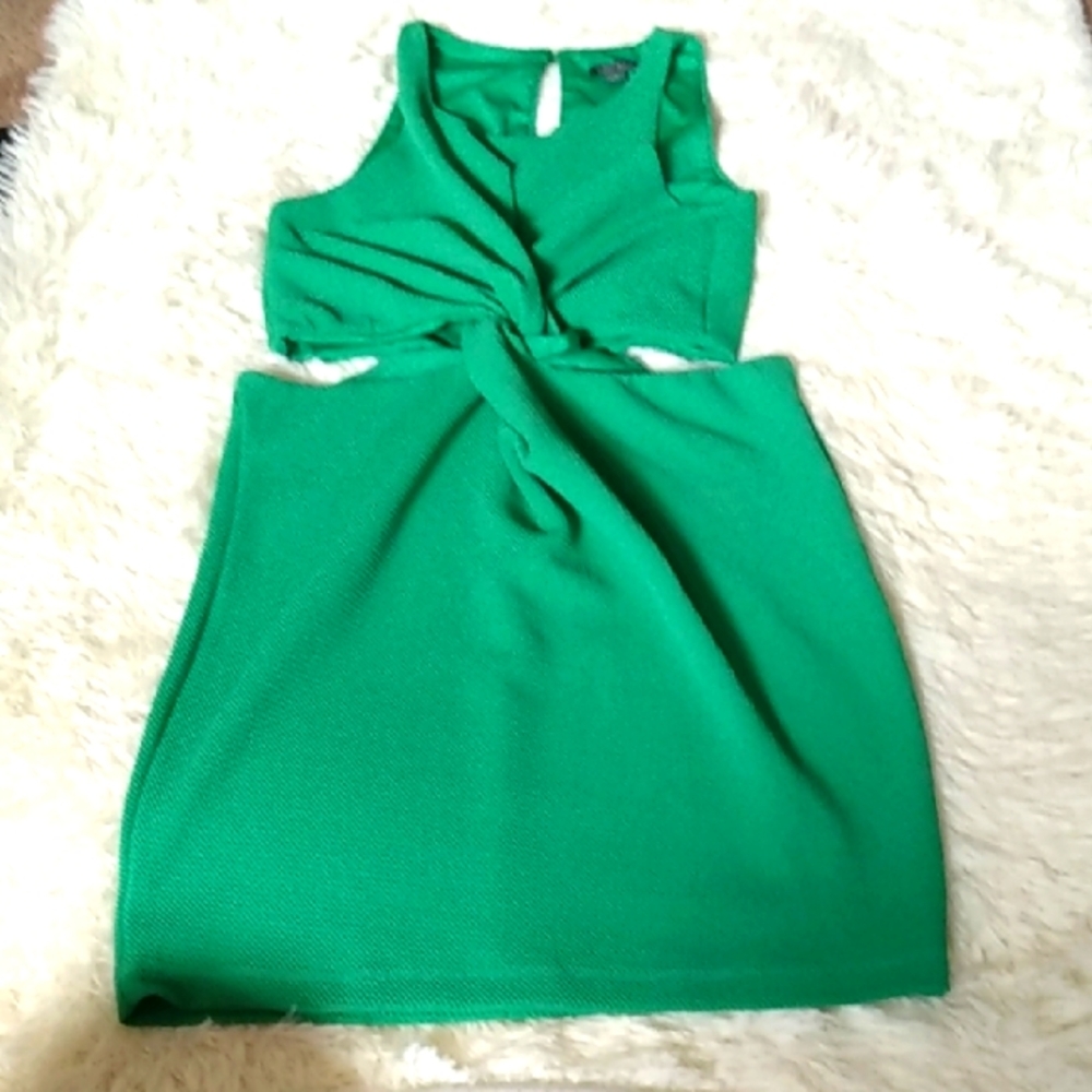 Green Cutout Sleeveless Dress